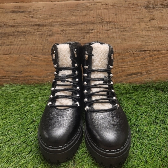 New Marc Fisher LTD Nairy Lace-Up Genuine Shearling Lug Sole Bootie sz 9 - Picture 8 of 10